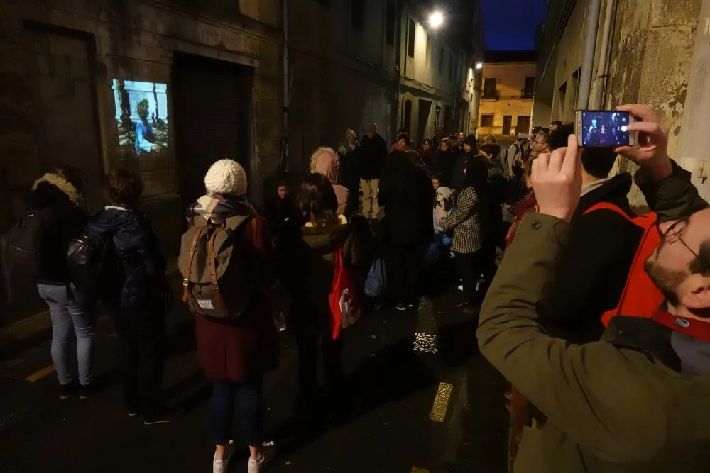 ALCA and FRAC Aquitaine: Encountering audiences and a neighbourhood: co-constructing and experimenting an itinerant screening - 6 © Benoît Labourdette 2020.