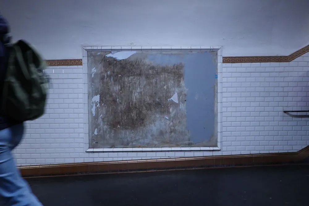 Bodies thrown in front of empty space - 4 © Benoît Labourdette 2023.