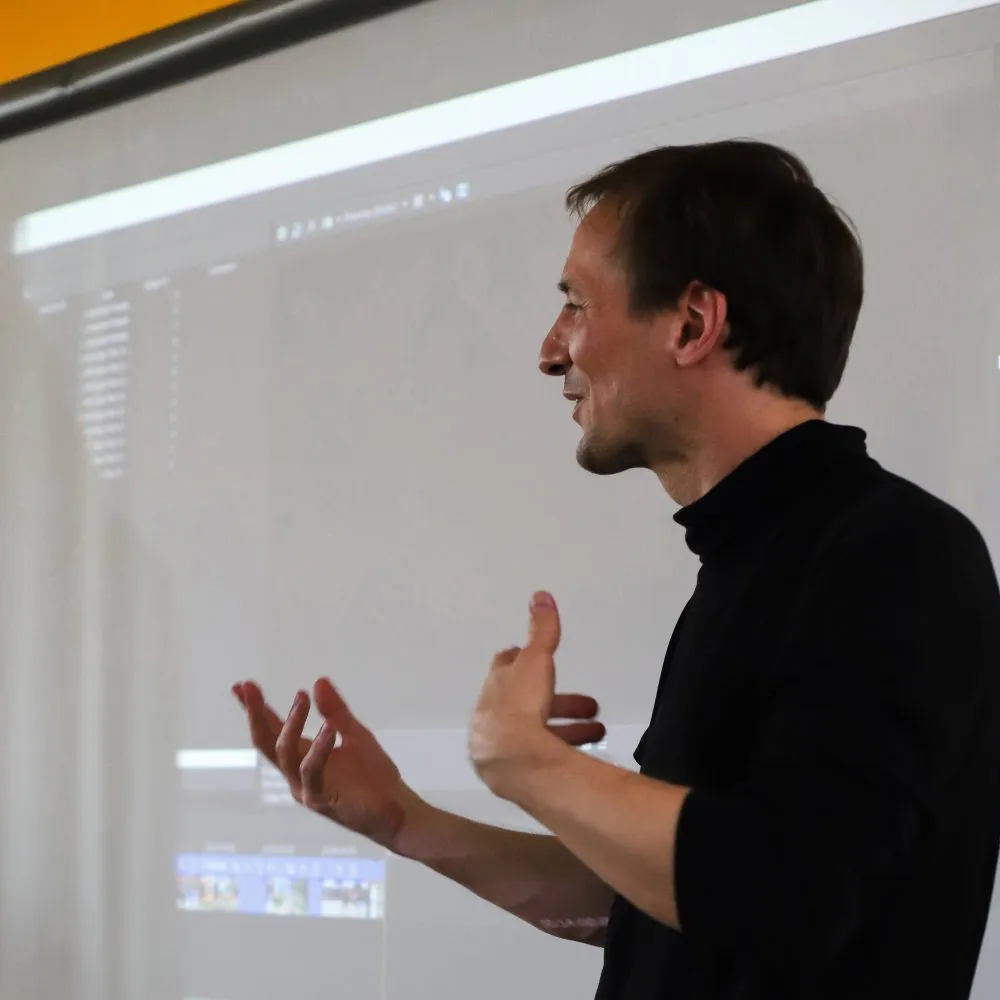Festival « Le joli mai » : Atelier de réalisation de films avec drone - 7 © Benoît Labourdette 2019.
