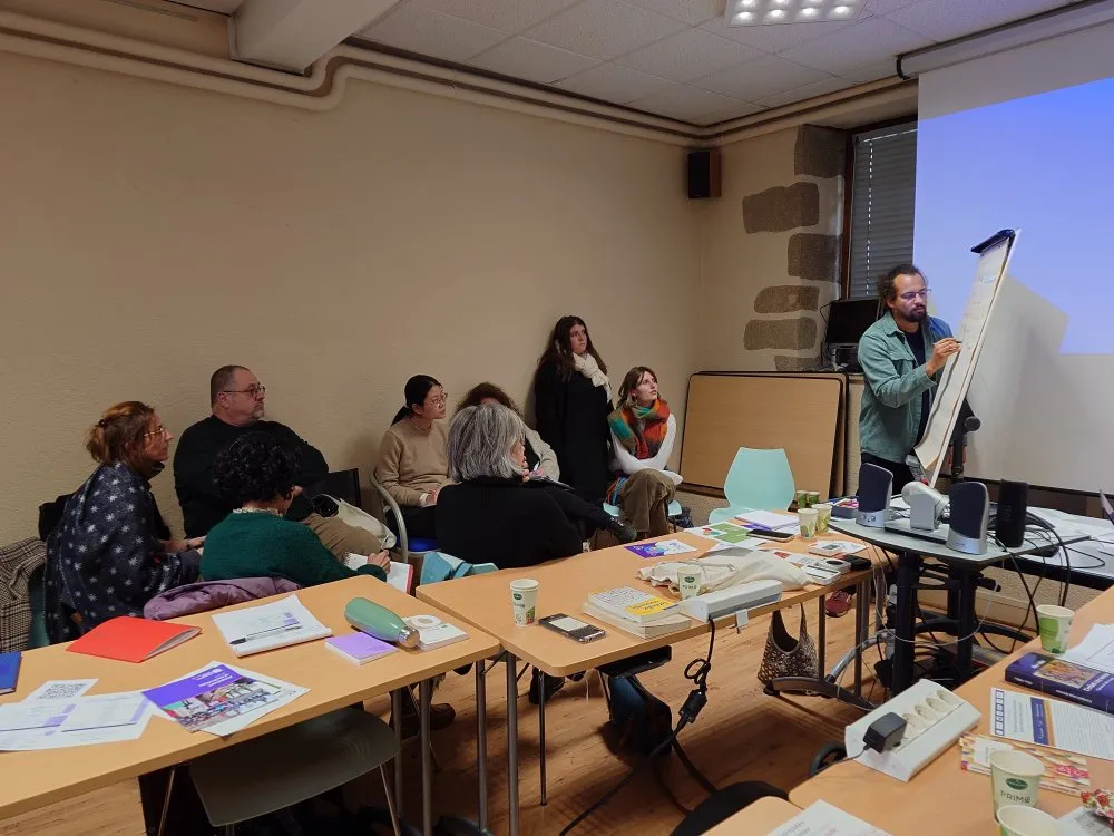 When thirty-five professionals discover their psychosocial skills through creative experience - 11 © Benoît Labourdette 2026.
