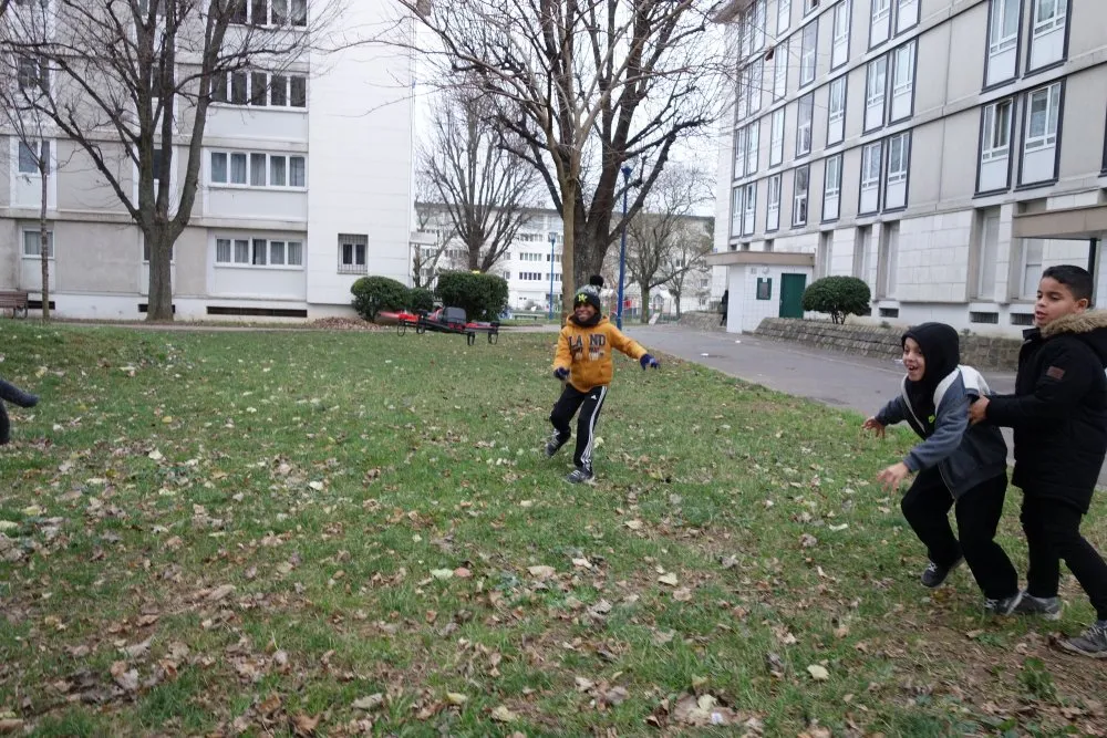 Ville de Choisy-le-Roi : atelier drone dans un quartier - 16 © Benoît Labourdette 2016.