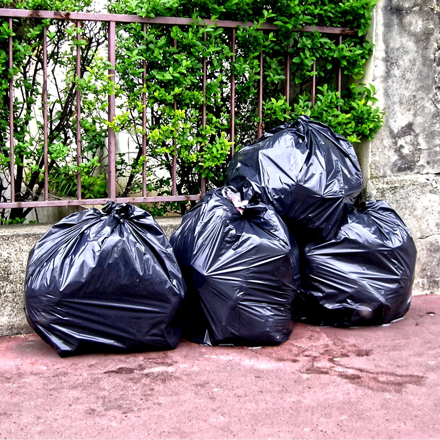 Garbage bag © Benoît Labourdette.