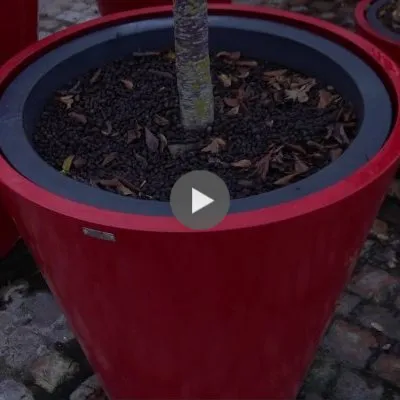 Les pots rouges