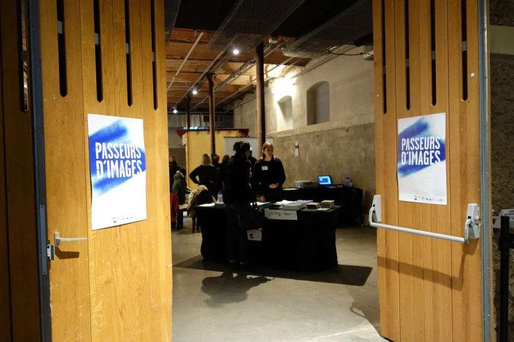 Smugglers images national metting 2016 : pico-projection workshop - 1 © Benoît Labourdette 2016.