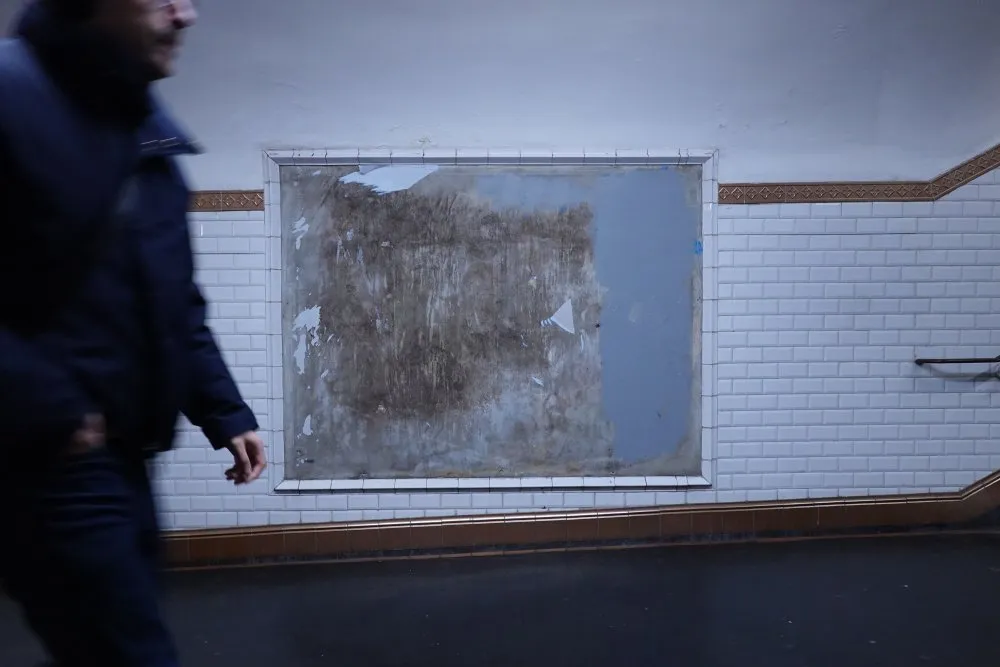 Bodies thrown in front of empty space - 25 © Benoît Labourdette 2023.