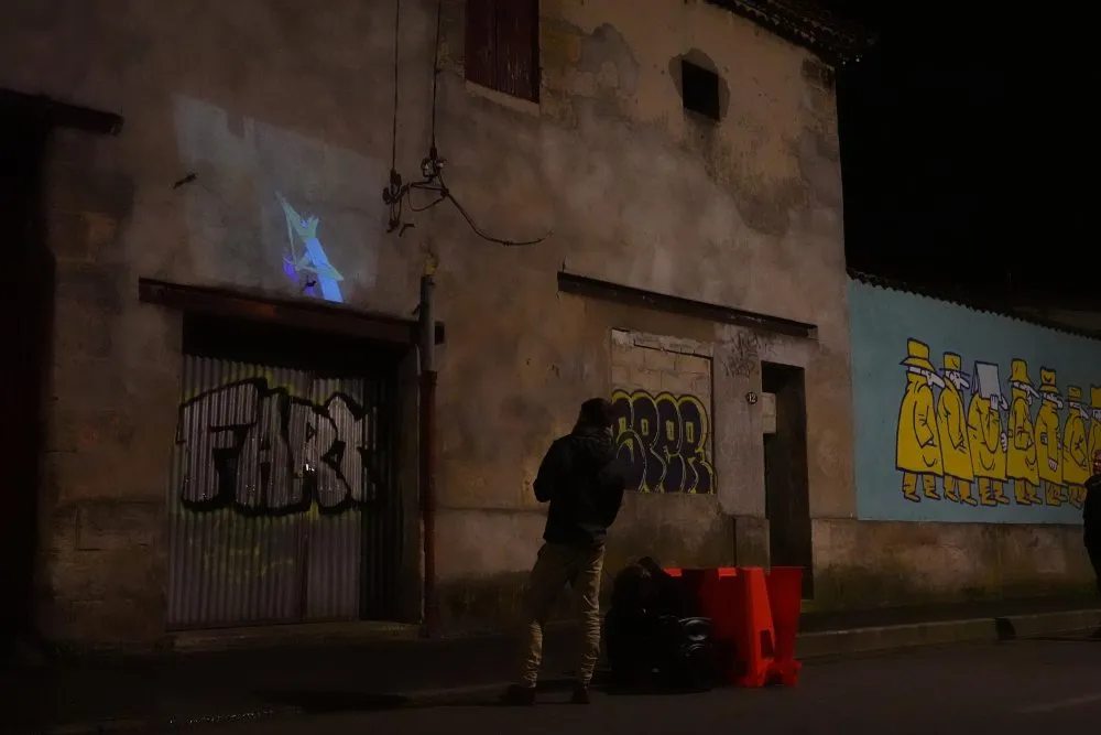 ALCA and FRAC Aquitaine: Encountering audiences and a neighbourhood: co-constructing and experimenting an itinerant screening - 14 © Benoît Labourdette 2020.