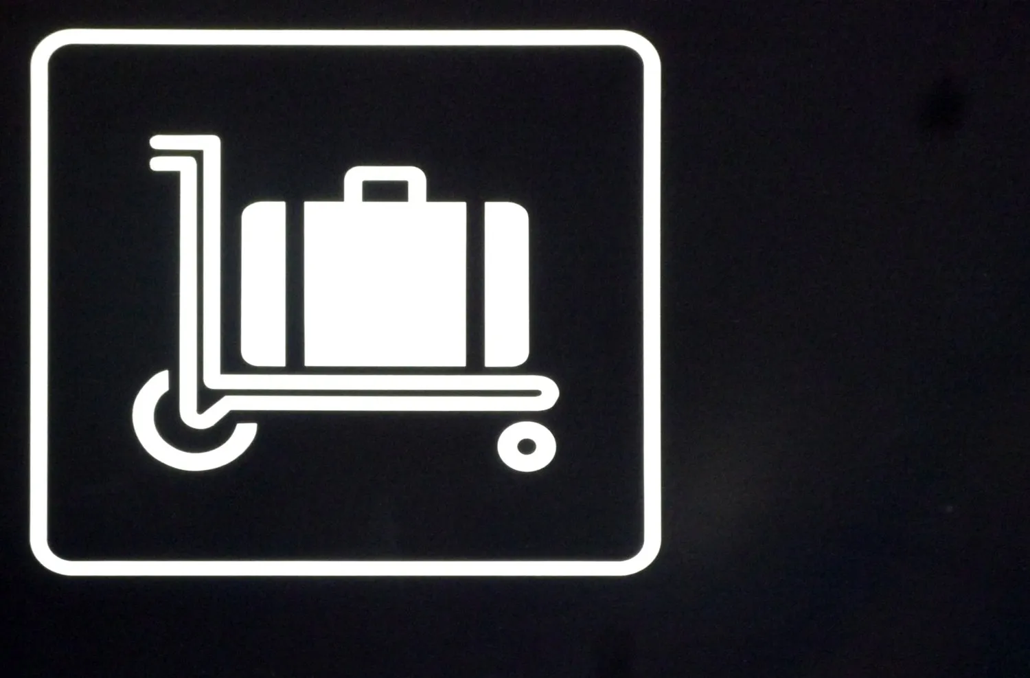 Suitcase © Benoît Labourdette.