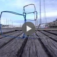 Marelle fragile au ciel
