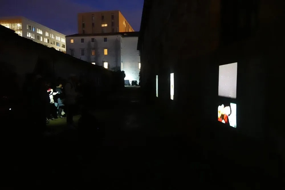 ALCA and FRAC Aquitaine: Encountering audiences and a neighbourhood: co-constructing and experimenting an itinerant screening - 9 © Benoît Labourdette 2020.