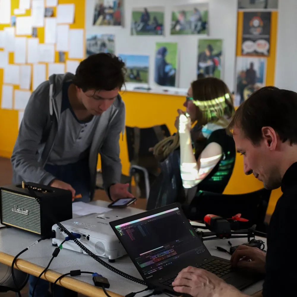 Festival « Le joli mai » : Atelier de réalisation de films avec drone - 5 © Benoît Labourdette 2019.