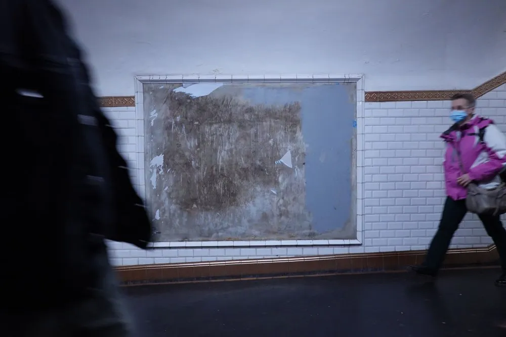 Bodies thrown in front of empty space - 5 © Benoît Labourdette 2023.