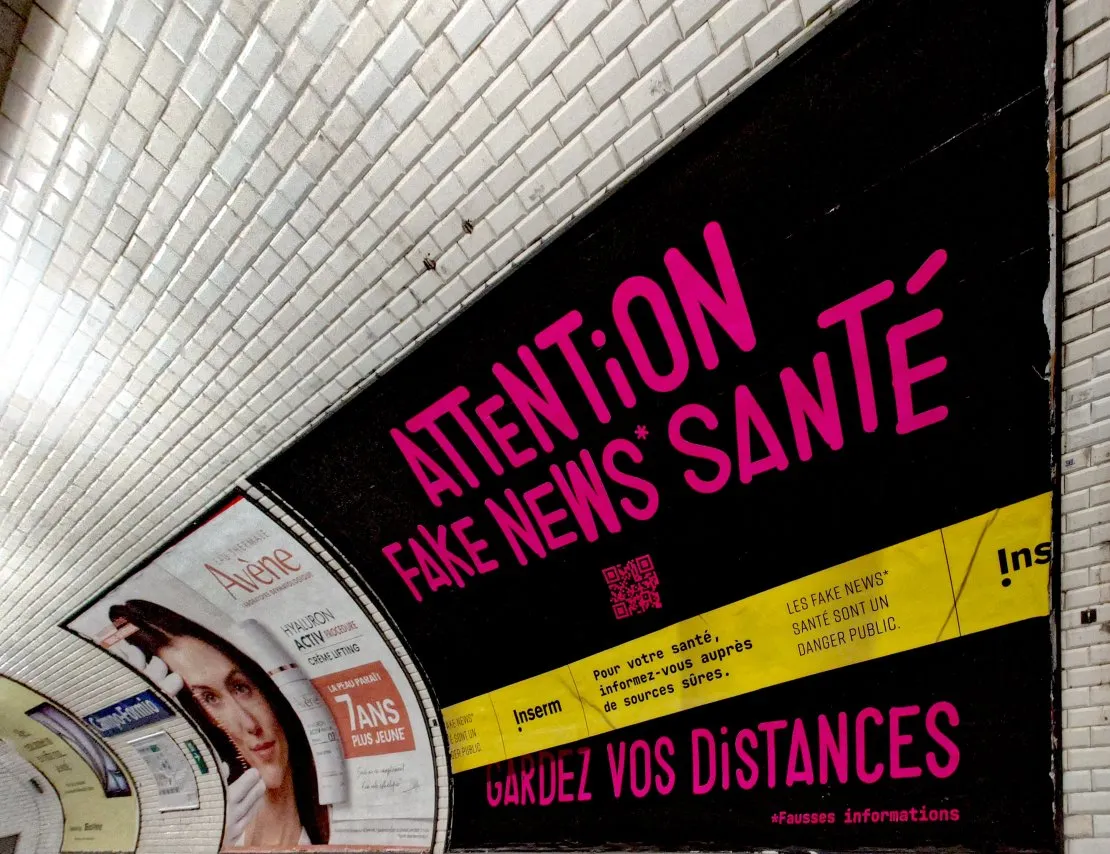 La campagne anti-fake news de l'INSERM. © Benoît Labourdette.