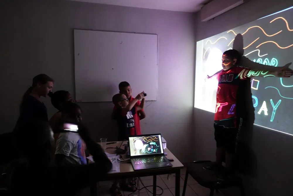 DIA LOG: immersive creation shared with the children of a district of Choisy-le-Roi, “The Navigators” - 5 © Benoît Labourdette 2019.