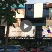 Vidéo en boucle pour projection sur la façade d'EP7 (18 minutes).