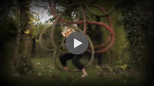Riding the thread of poetry, entering the garden