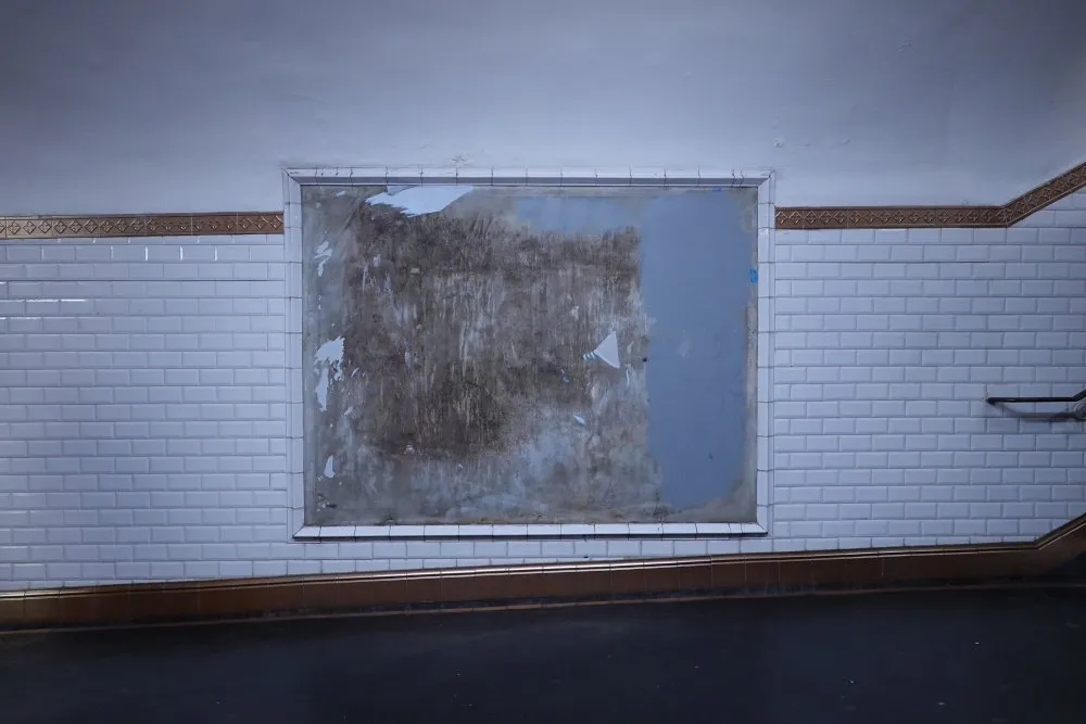 Bodies thrown in front of empty space - 11 © Benoît Labourdette 2023.