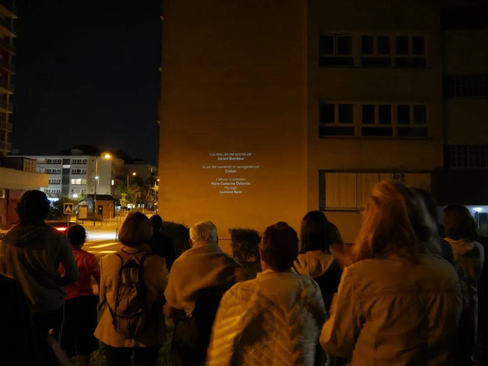 Projection itinérante à Saint-Michel-sur-Orge - 92 © Benoît Labourdette 2021.