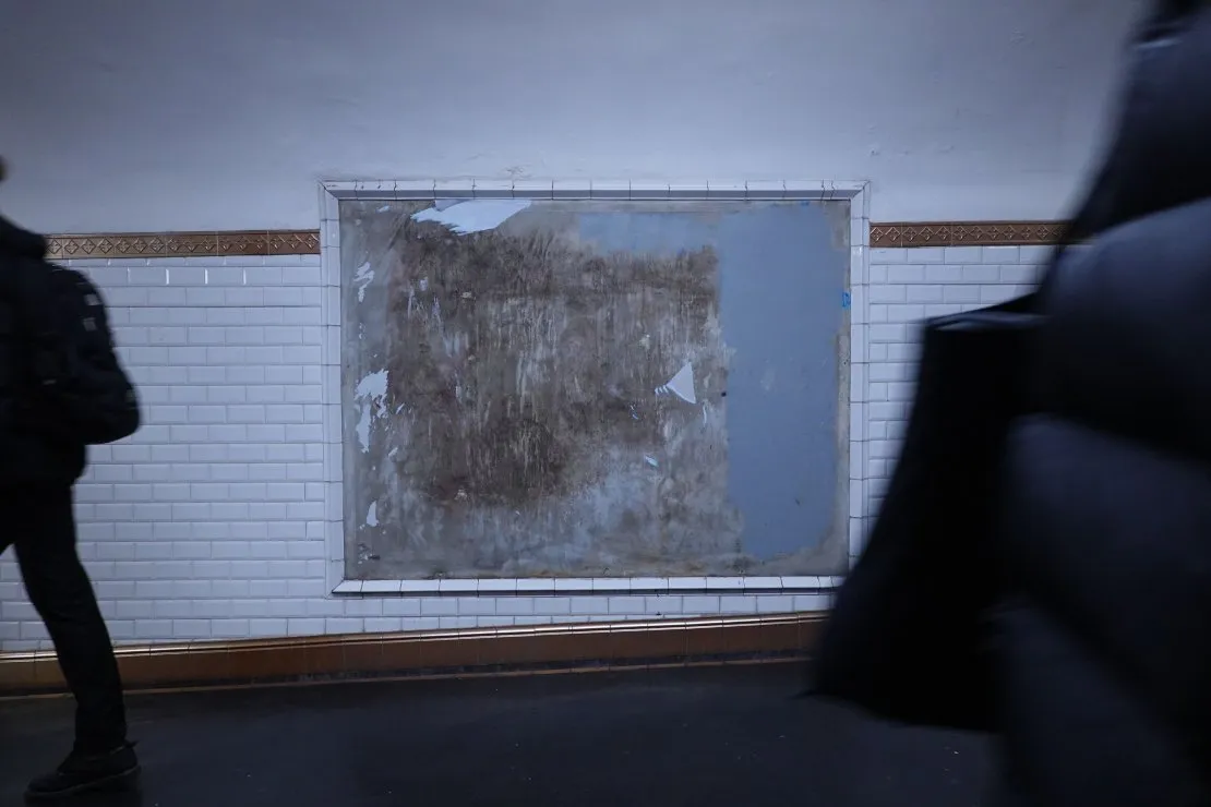 Bodies thrown in front of empty space. © Benoît Labourdette.