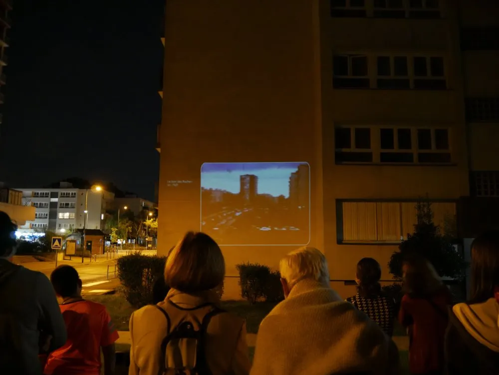 Projection itinérante à Saint-Michel-sur-Orge - 91 © Benoît Labourdette 2021.